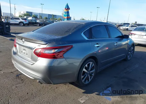 2017 Nissan Altima 2.5 Sr из США, поврежденный, VIN 1N4AL3AP1HN318562
